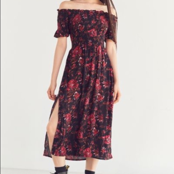 Kimchi Blue Dresses & Skirts - URBAN OUTFITTERS - off the shoulders dress